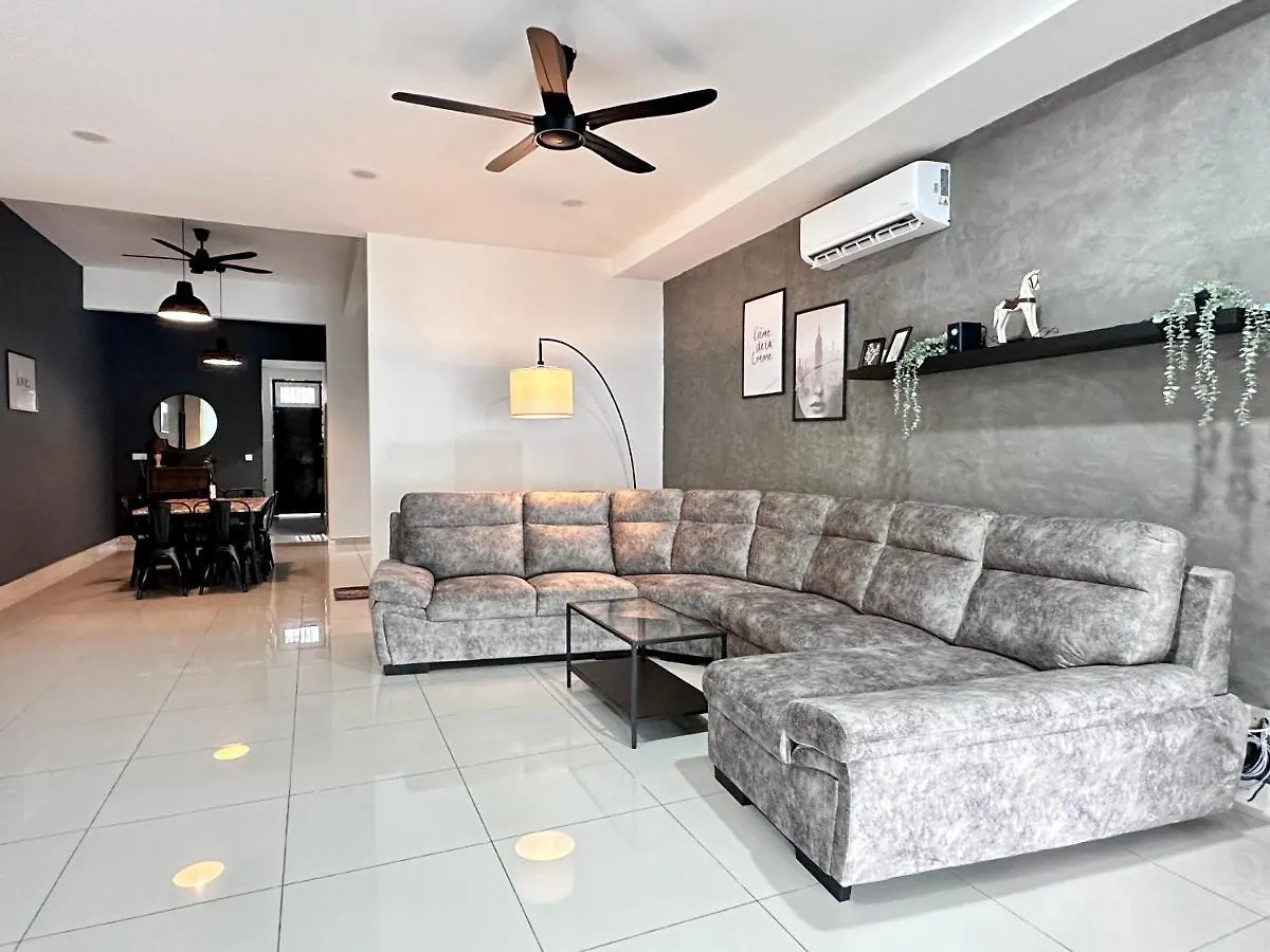 Queen'S Villa For 28Pax @Central Of Penang Jelutong 0*,  Malaysia
